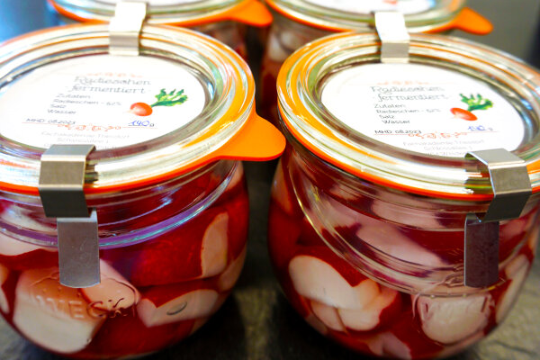 Fermentierte Radieschen im Glas