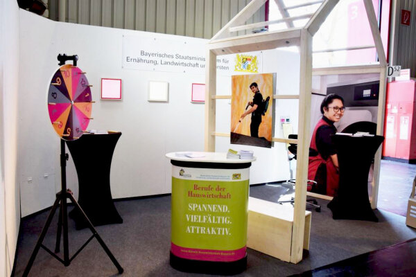 Stand des KoHW auf der Messe Altenpflege 2019.