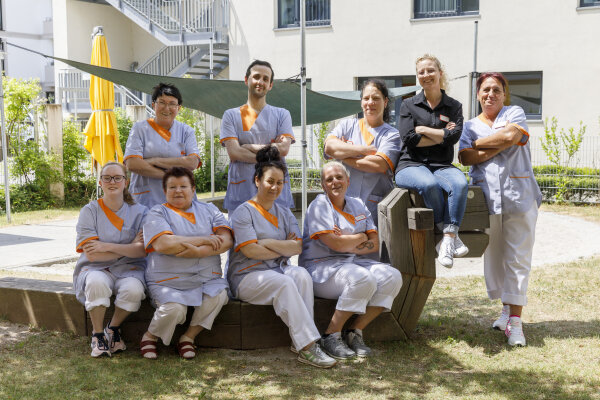 Gruppenfoto des Hauswirtschaftsteams des Bürgerhauses Kumpfmühl