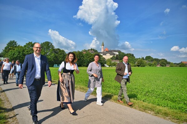 Landeskultureller Wanderweg auf Erlinger Flur