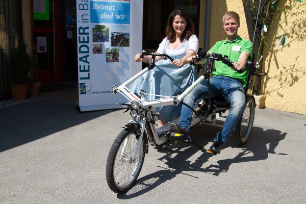 Landwirtschaftsministerin Michaela Kaniber war begeistert von den Therapie-E-Tandems