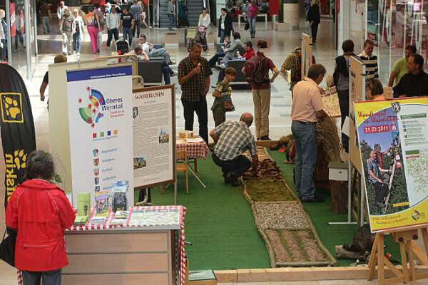 Stände auf dem Regionalmarkt