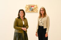 Ministerin Michaela Kaniber mit fränkischer Weinkönigin Eva Brockmann