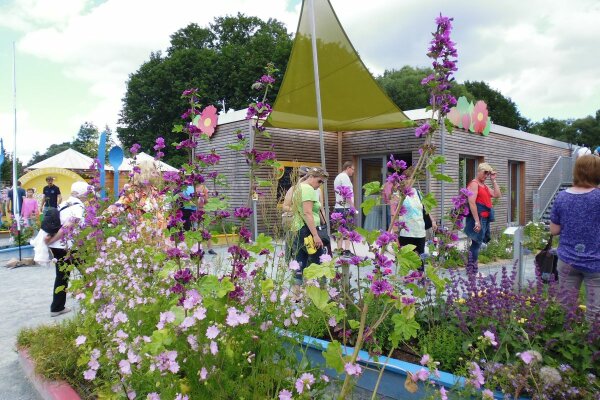 Gießen und Genießen – auf der Landesgartenschau Bayreuth 2016 bestaunten die Besucher den Außenbeitrag des StMELF zum Thema essbare Pflanzen.