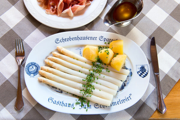 Das Schrobenhausener Land ist das größte zusammenhängende Spargelanbaugebiet Bayerns. (Foto: Bauer/StMELF)