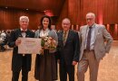 Staatsministerin Michaela Kaniber erhält goldene Ehrennadel verliehen