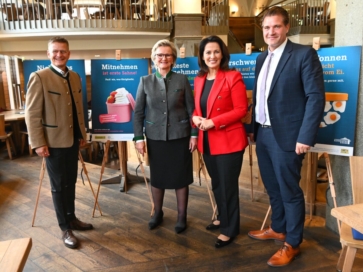 Jürgen Lochbihler, Geschäftsführer "Der Pschorr", Angela Inselkammer, Präsidentin DEHOGA Bayern, Staatsministerin Michaela Kaniber und Dr. Thomas Geppert, Landesgeschäftsführer DEHOGA Bayern beim Startschuss der Initiative