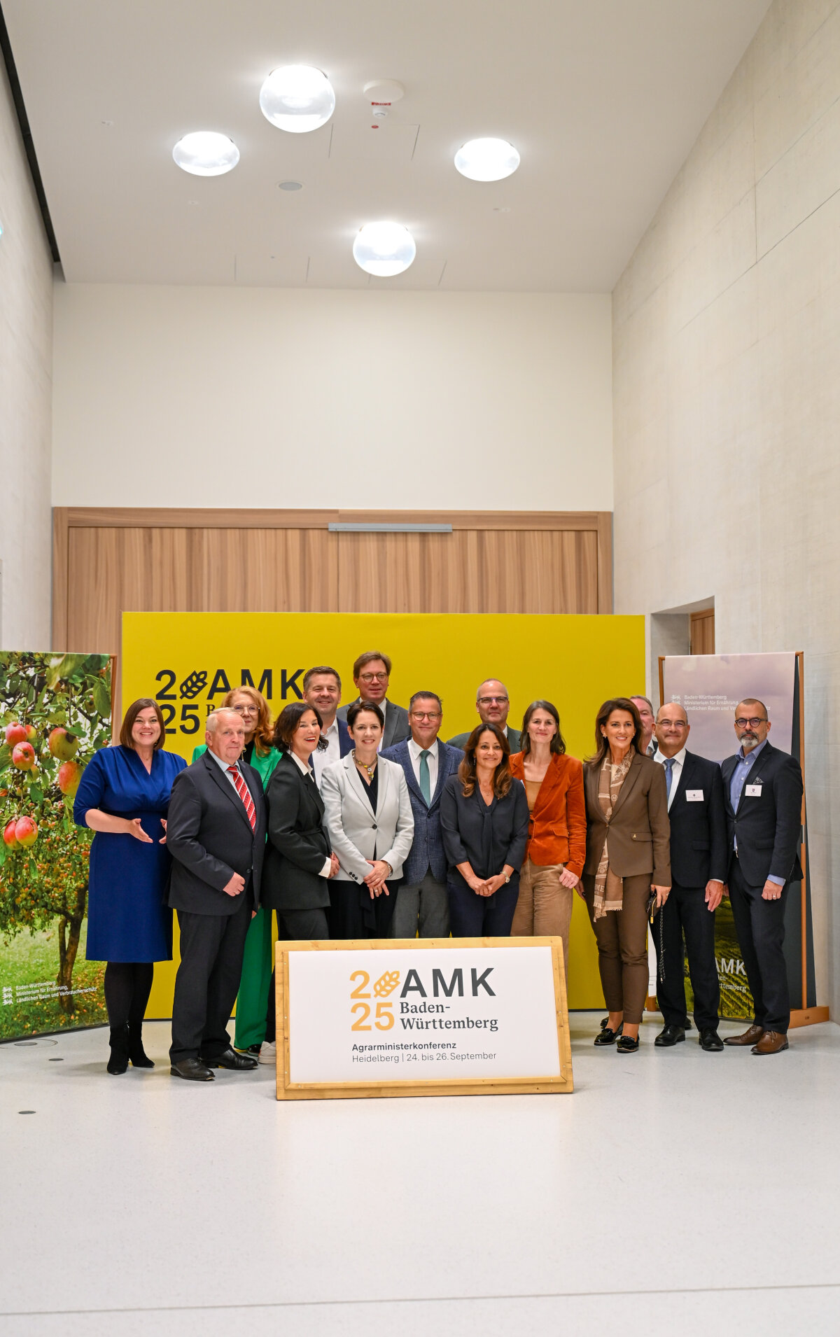 Agrarministerin Michaela Kaniber zusammen mit den anderen Länderagrarministerinnen und Ministern auf der Herbst Agrrministerkonferenz