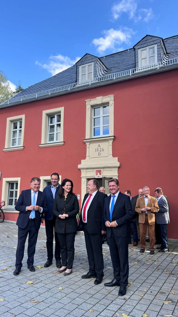 Landrat Klaus-Peter Söllner, MdL Martin Schöffel, Ministerin Michaela Kaniber, 1. Bürgermeister Werner Burger und MdL Rainer Ludwig