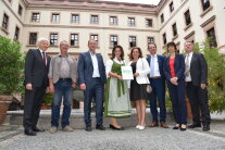 Ministerin Kaniber mit Vertretern der bayerischen Land- und Milchwirtschaft