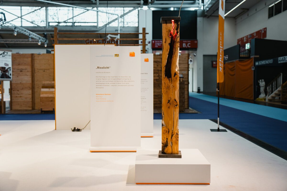 Leuchte aus Birnbaum