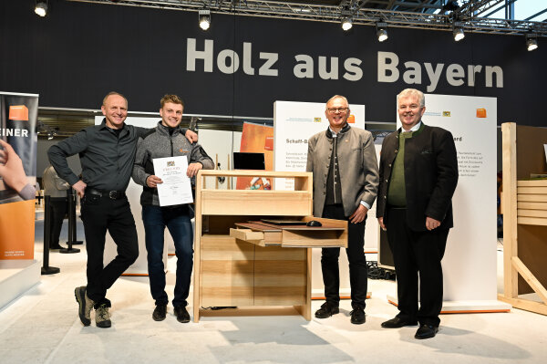 „Schaff-Bar“ (Schreinerei Hans Aumüller)