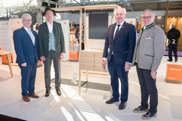 Schreinerpreis 2024 - Garderobenmöbel aus Eschenholz (Schreinerei Haager)
